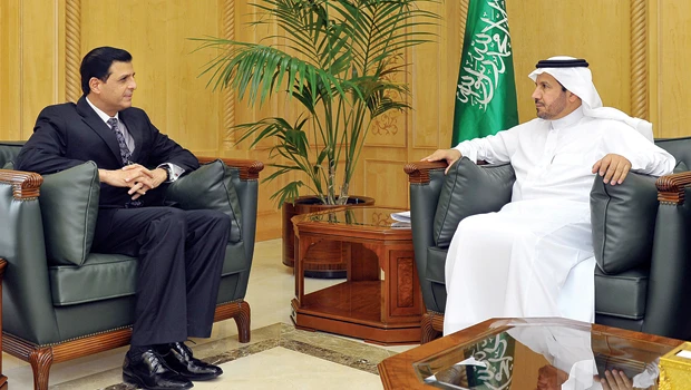 Al-Rabeeah, Pak envoy discuss cooperation in health sector