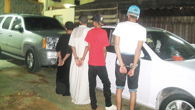 Riyadh police bust gang of car thieves