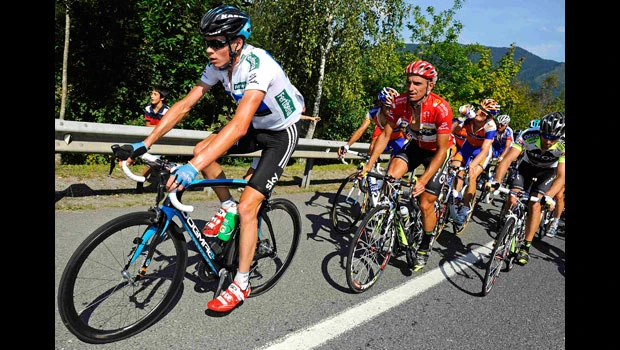 Cobo closes in on Spanish Vuelta win