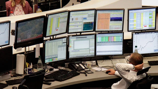 Arab bourses volatile on global recession fears