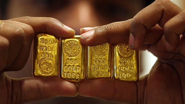 Investment-savvy Indians shift gold buying to bars from bangles