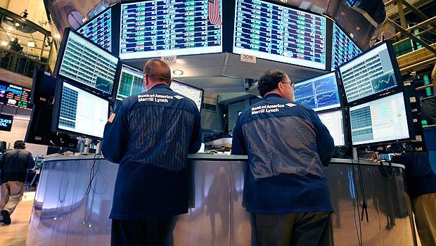Retail investors reject buying dips, stick to bonds