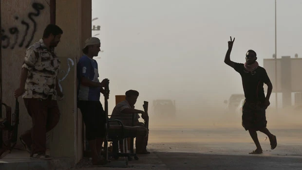 Qaddafi loyalists in Sirte seek truce: NTC commander