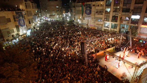 Palestinians take to streets to cheer on UN bid