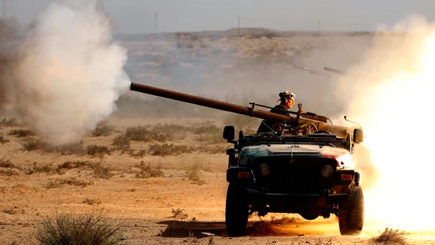 Hundreds of civilians flee Sirte