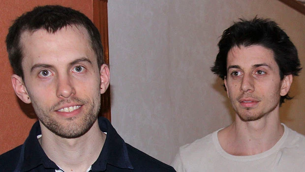 Iran frees two US 'hikers' after bail paid