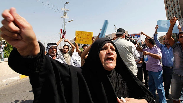 Hundreds of Iraqis protest over poor services