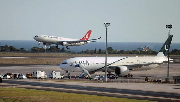 Bomb threats ground Pakistani airliners in Istanbul, KL