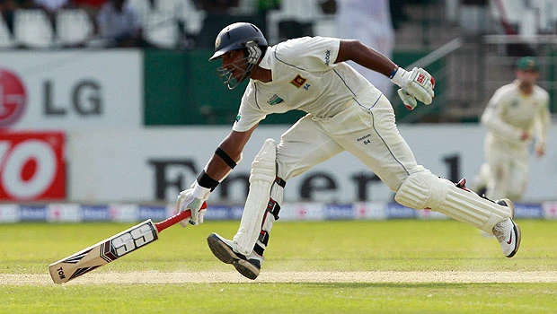 Sangakkara launches strong Lanka reply