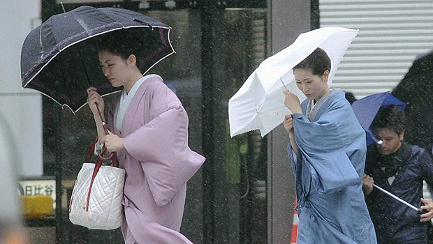Typhoon pounds Japan and crippled nuclear plant