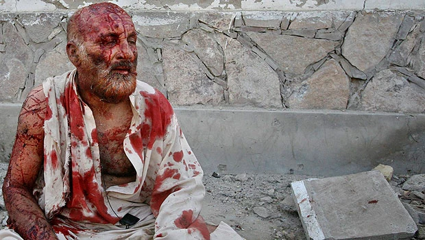 Suicide blasts in Pakistan kill 23