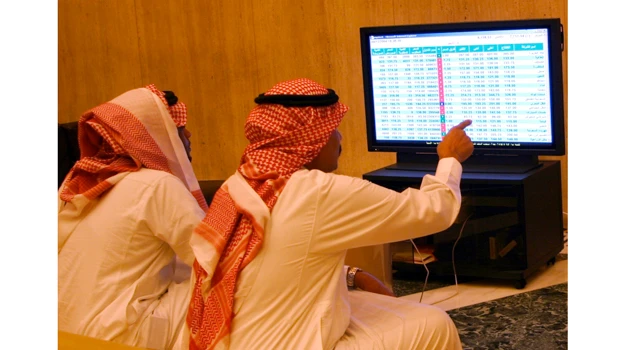 Petchem stocks drag Tadawul down