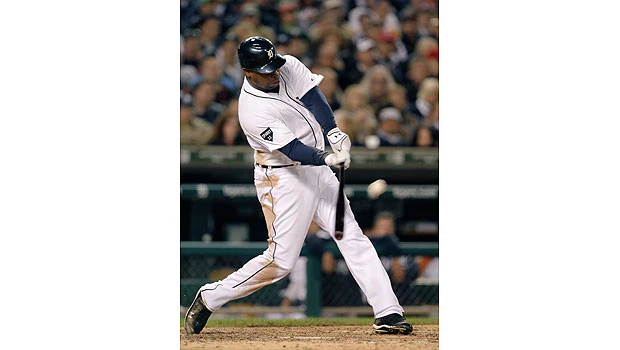 Verlander, Young give Tigers 2-1 lead