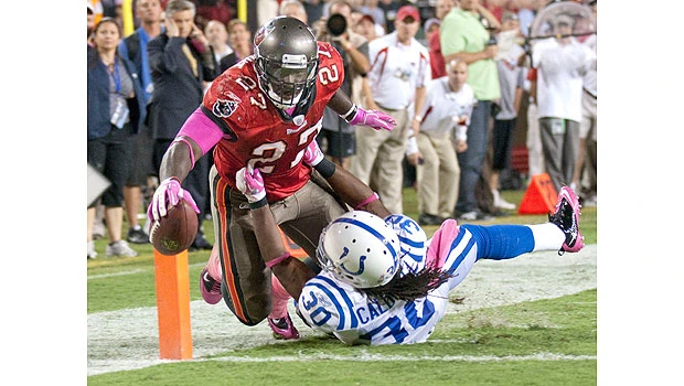 Buccaneers rally to drop struggling Colts to 0-4