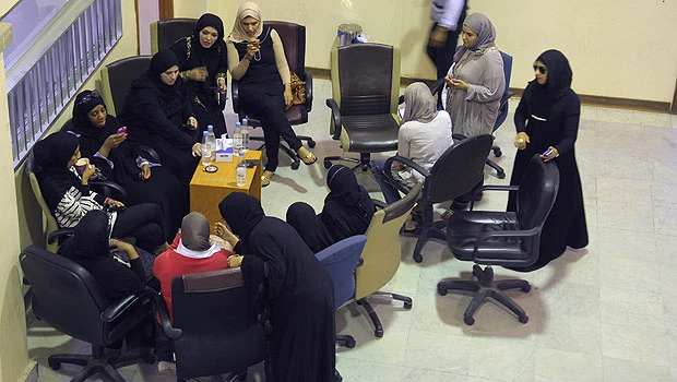 Kuwait warns strikers; vows disruption-free oil exports