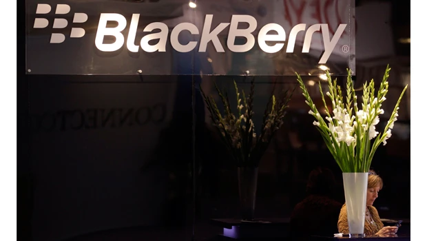 BlackBerry maker delays tablet update in new setback