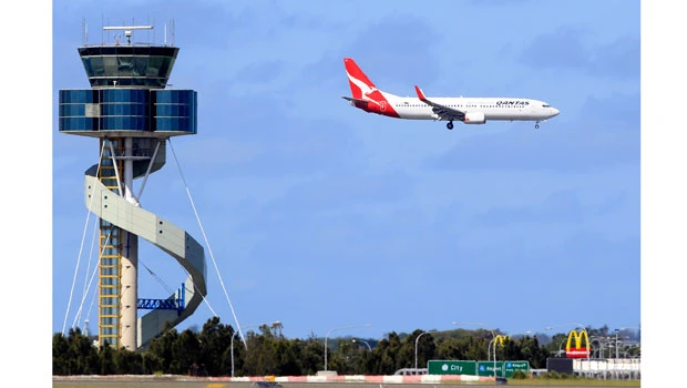 Qantas returns to the skies after fleet grounding