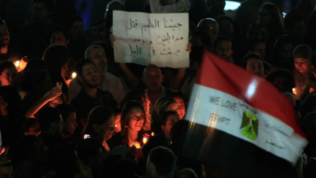 Egypt protesters urge Muslim-Christian unity