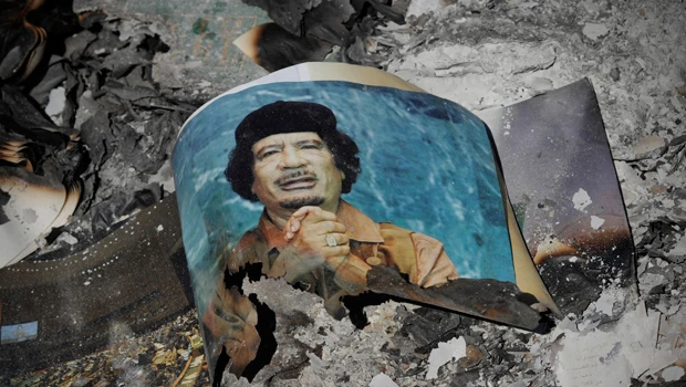Resistance crumbling in Qaddafi hometown