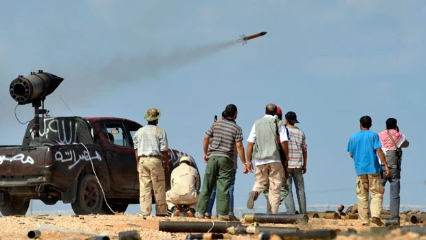 Libyan fighters seal off Sirte
