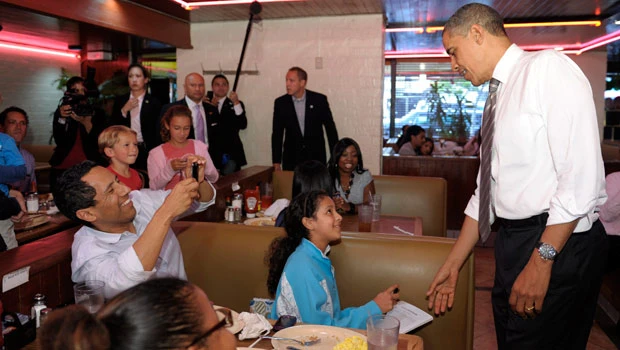 Obama mingles with the stars as he raises cash