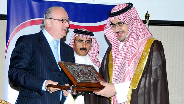 Arab football federation signs deals