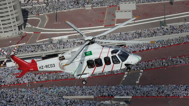 Red Crescent airlifts 17 pilgrims hurt in accidents