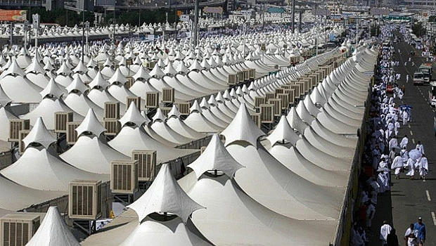 Fireproof tents in Arafat