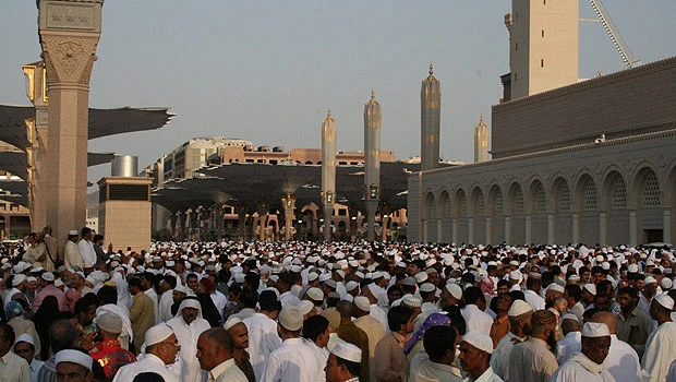Two holy mosques to have reserve imams