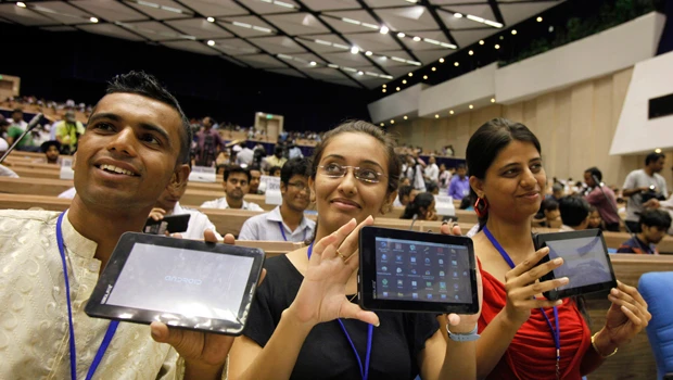 India unveils $35 tablet computer for rural poor