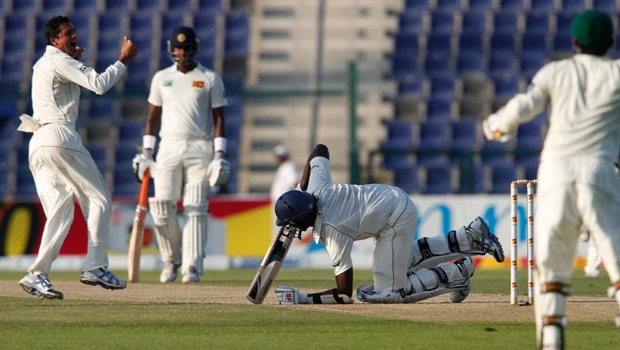 Junaid gives early advantage to Pakistan over Sri Lanka