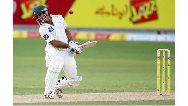 Pakistan takes control of second Test