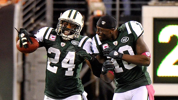 Jets swoop on flailing Dolphins to snap slide