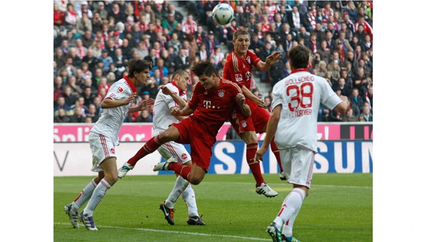 Gomez double takes Bayern four points clear