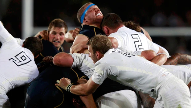 England edges Scotland to reach quarter-finals