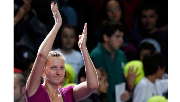 Kvitova to meet Azarenka in season-ending final
