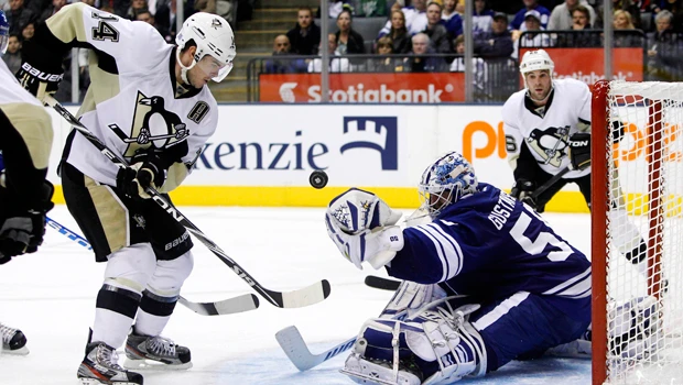 Kessel lifts Maple Leafs past Penguins