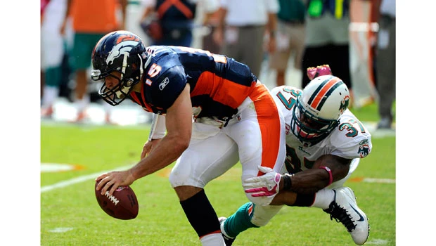 Tebow rallies Broncos to 18-15 OT win over Miami