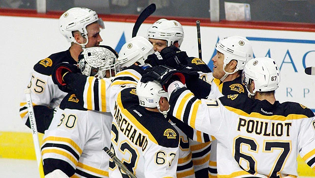 Dogged Bruins shoot down Blackhawks