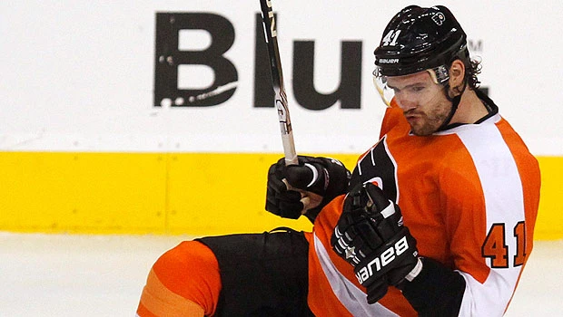 Flyers edge Canucks in shootout to keep perfect start
