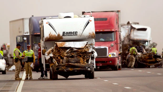 1 dead, several hurt in Arizona dust storm pileups