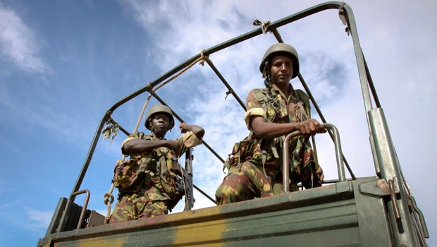 Kenyan, Somali troops advance on rebels