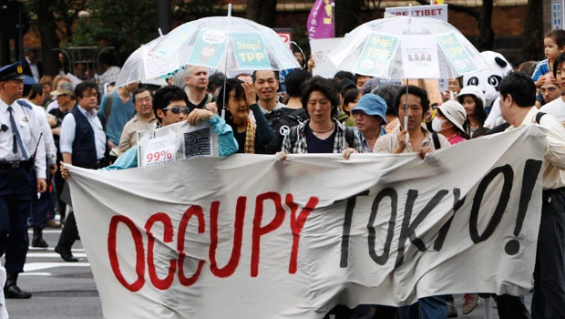 Wall Street sit-in protest goes global