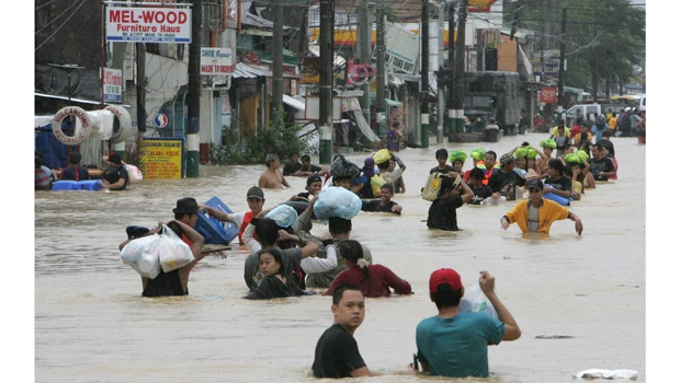 2nd typhoon in week lashes rain-soaked Philippines