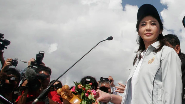Thai PM admits government overwhelmed by floods