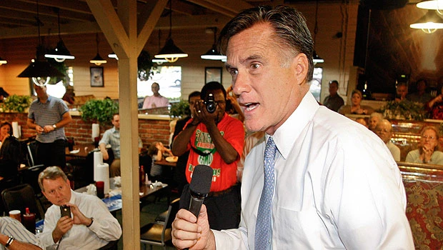 With Republican field set, Romney woos unconvinced