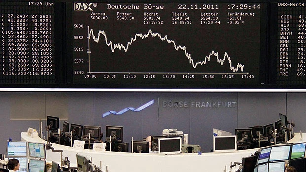 Arab stocks tumble on euro zone crisis, geopolitics