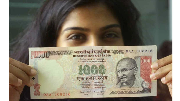 Falling rupee is both a boon and bane for Indian expats