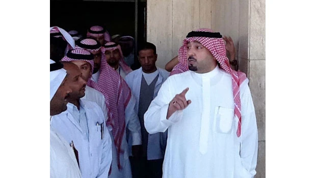 Najran governor warns of strict action against negligent officials
