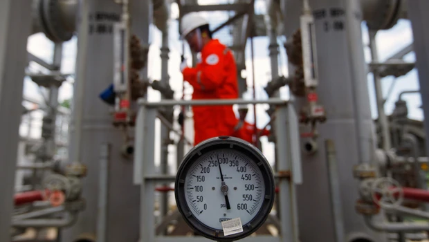 Oil price could strangle economic recovery hopes: IEA